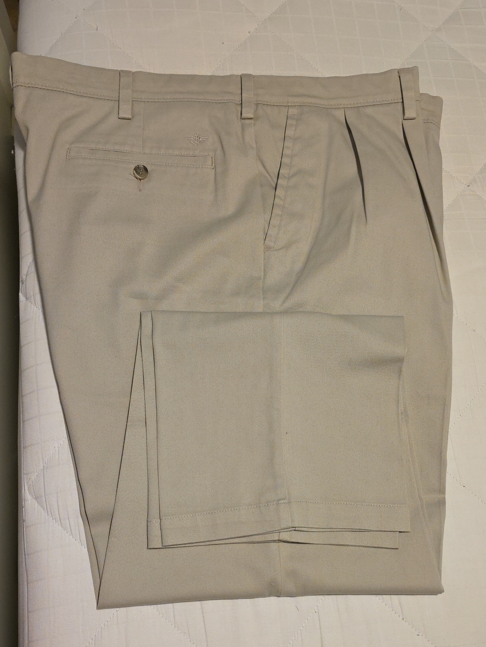 Men's Pleated Casual Pants in Light Khaki